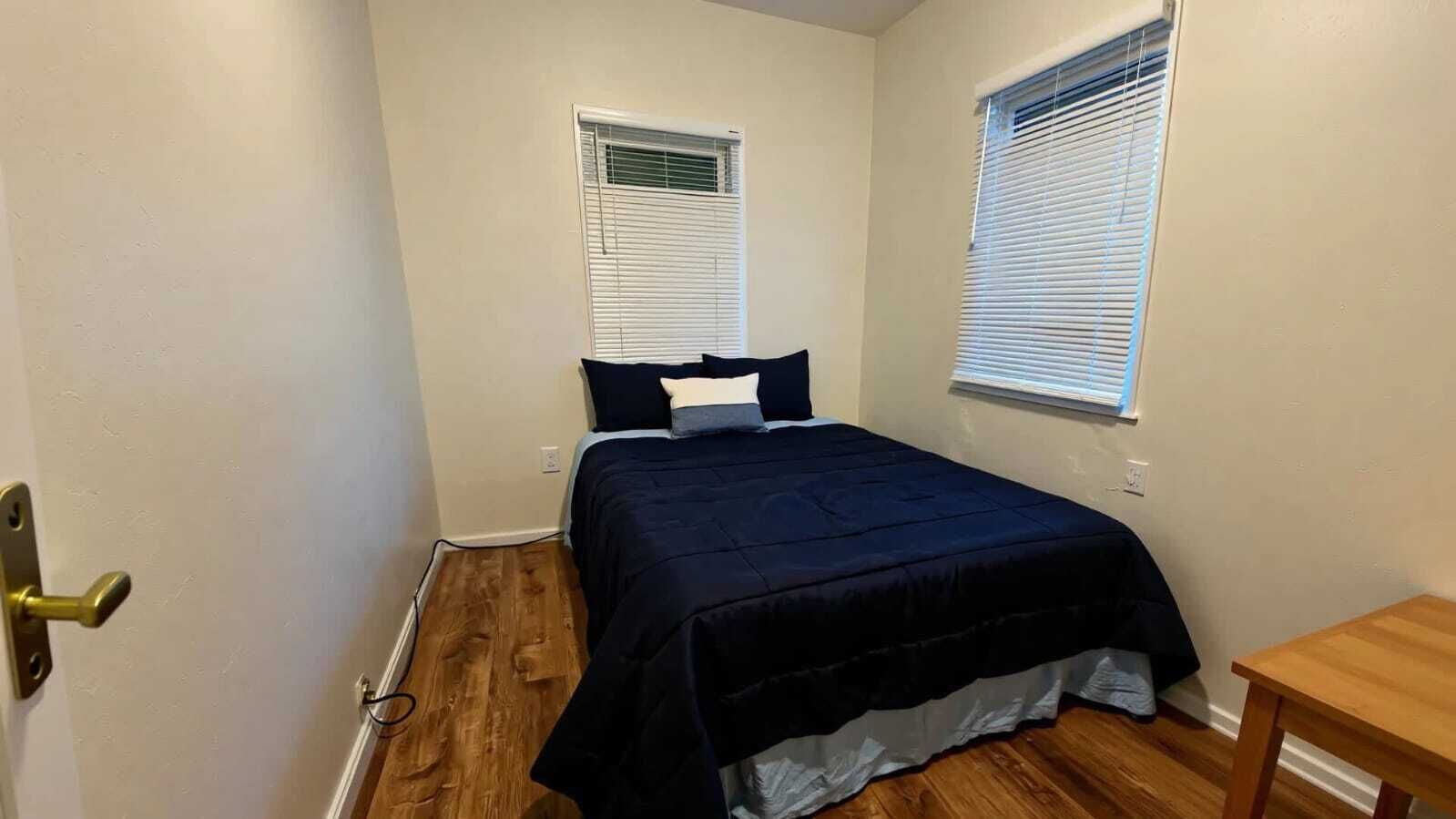 4 bedrooms, iron/ironing board, WiFi