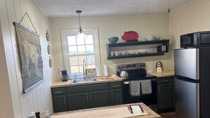 Unclassified image, 3 of 10, button -  stay on the farm!  Pet friendly!adorable cottage blue ridge mountains Galax Va. (Galax)