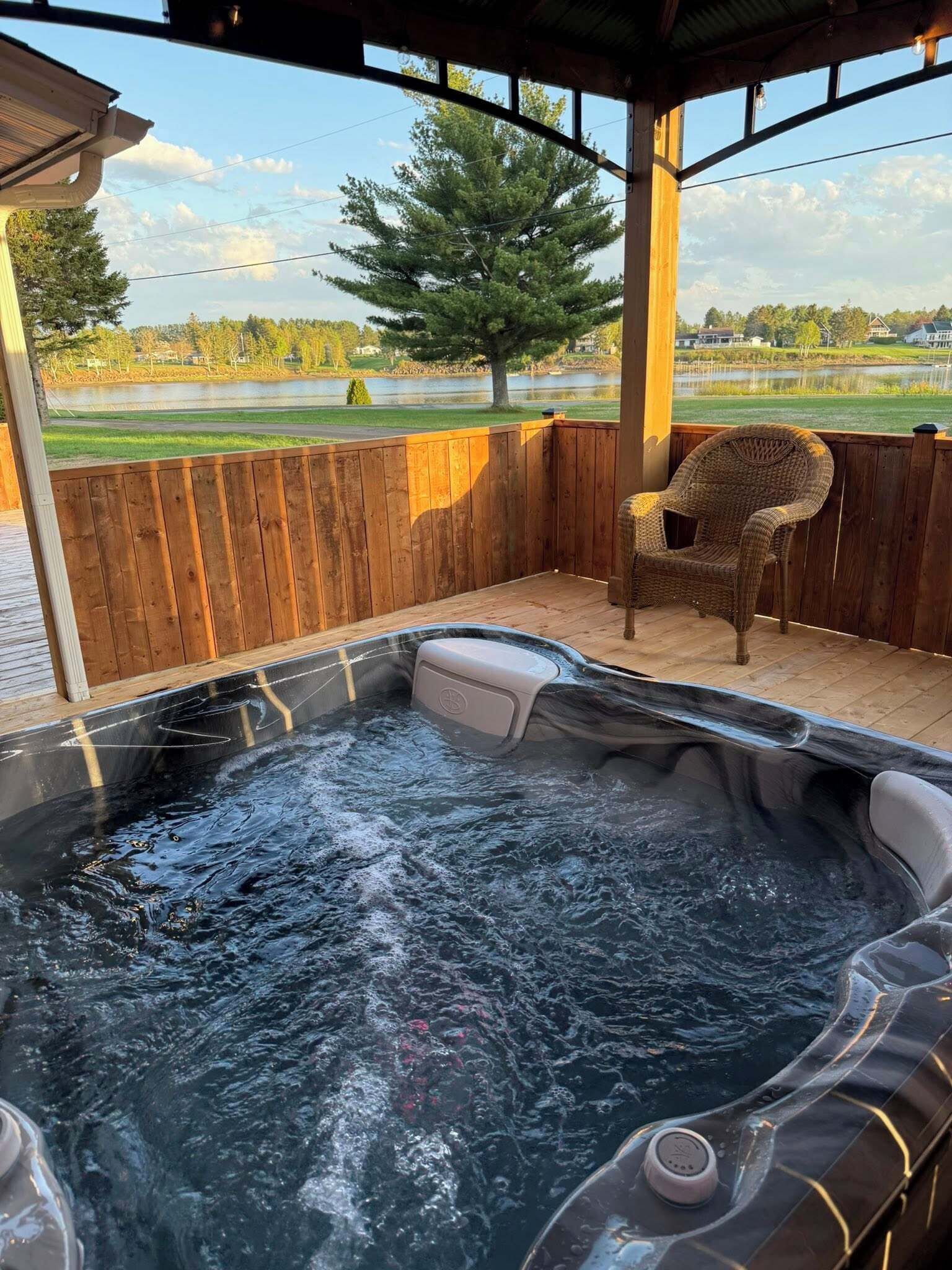 Outdoor spa tub