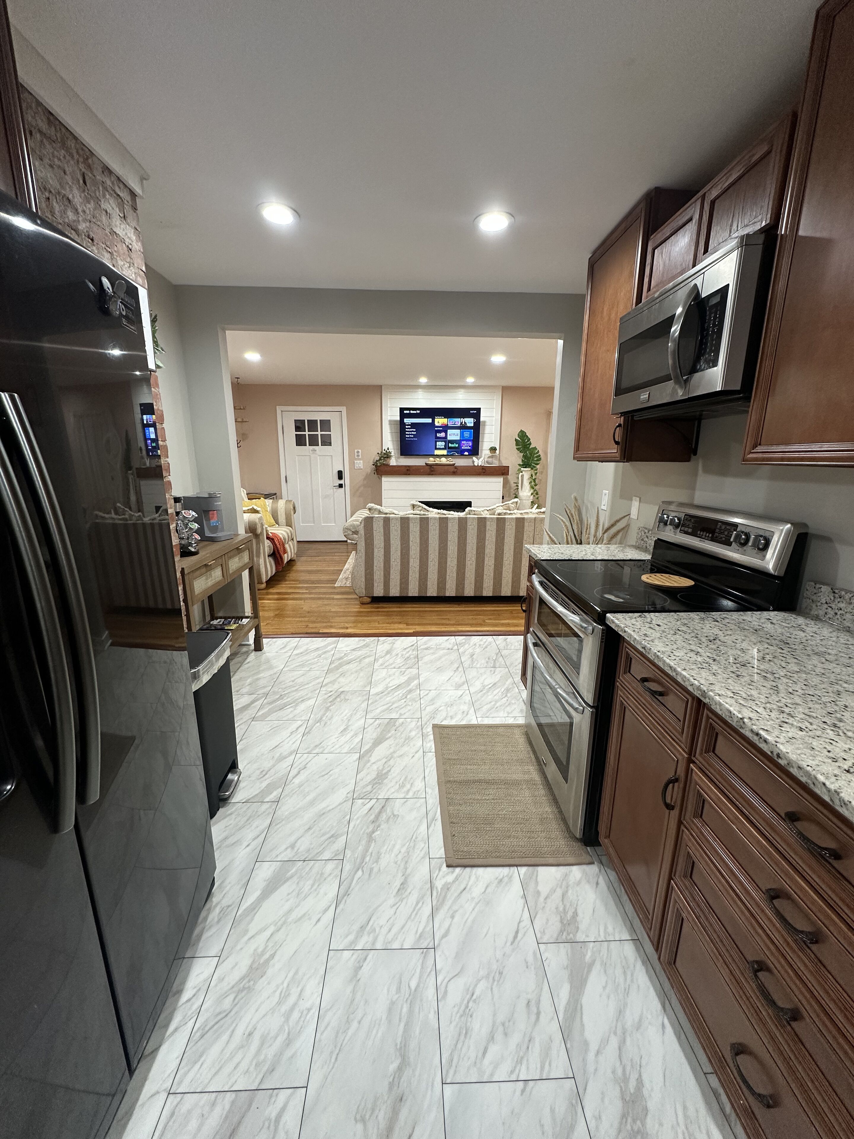 Mikrowelle, Ofen, Herdplatte, Geschirrspüler