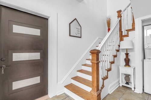 Charming 1-bedroom Apartment in Wonderful Hobart by picturesque Lake George