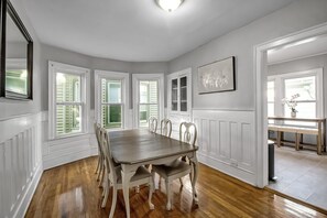 Dining - Tranquil, Centrally Located 3-bedroom apartment in Buffalo (Buffalo)