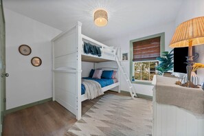 3 chambres, fer et planche à repasser, lit parapluie, Wi-Fi