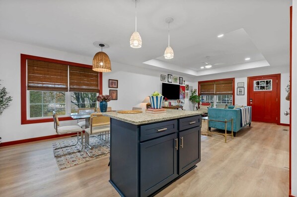 Interior - Blueberry On Cherry - Scottsville, KY (Scottsville)