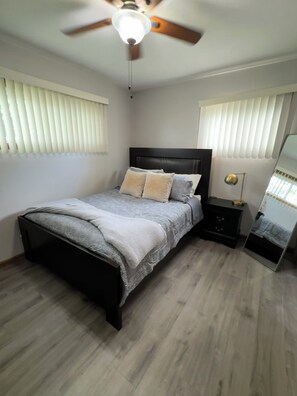 2 bedrooms, iron/ironing board, free WiFi, bed sheets