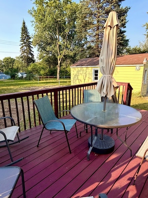 Outdoor dining
