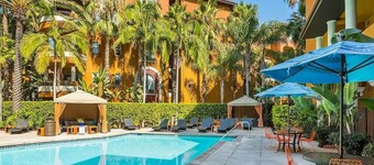 Charming Family Home | Heart of OC | Free Parking