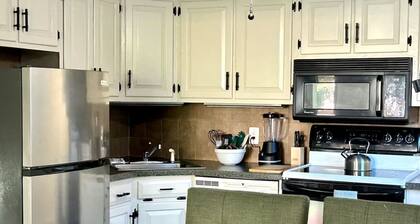 Litchfield Retreat, Wineries, Foliage & Skiing