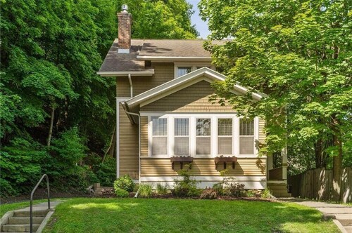 PRIME LOCATION in Red Wing Historic district