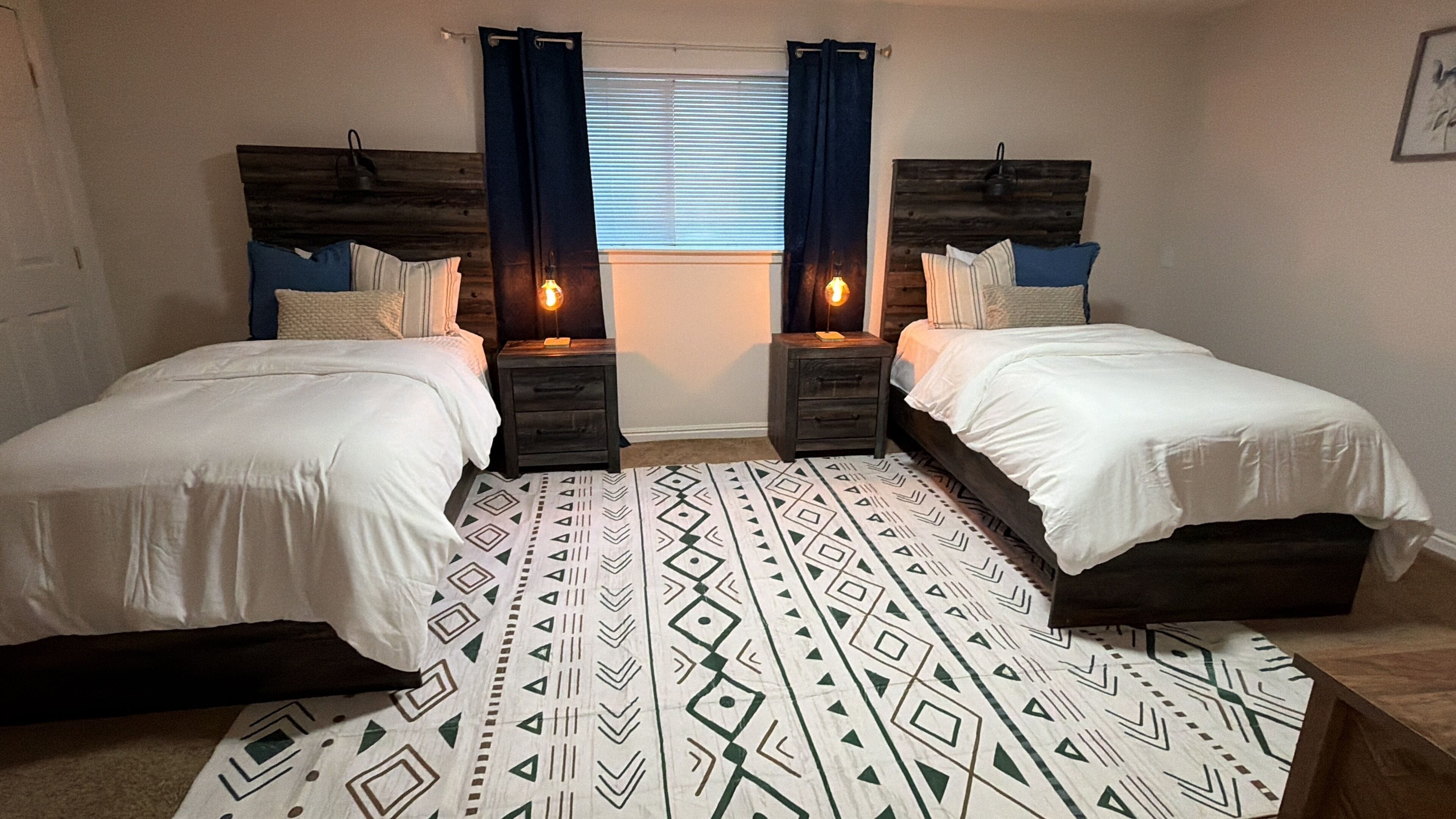 Desk, free WiFi, bed sheets