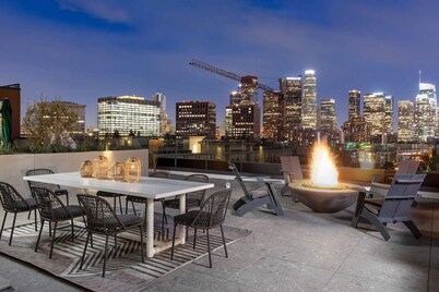 SkyLoft Oasis Stunning DTLA Views & Modern Comfort