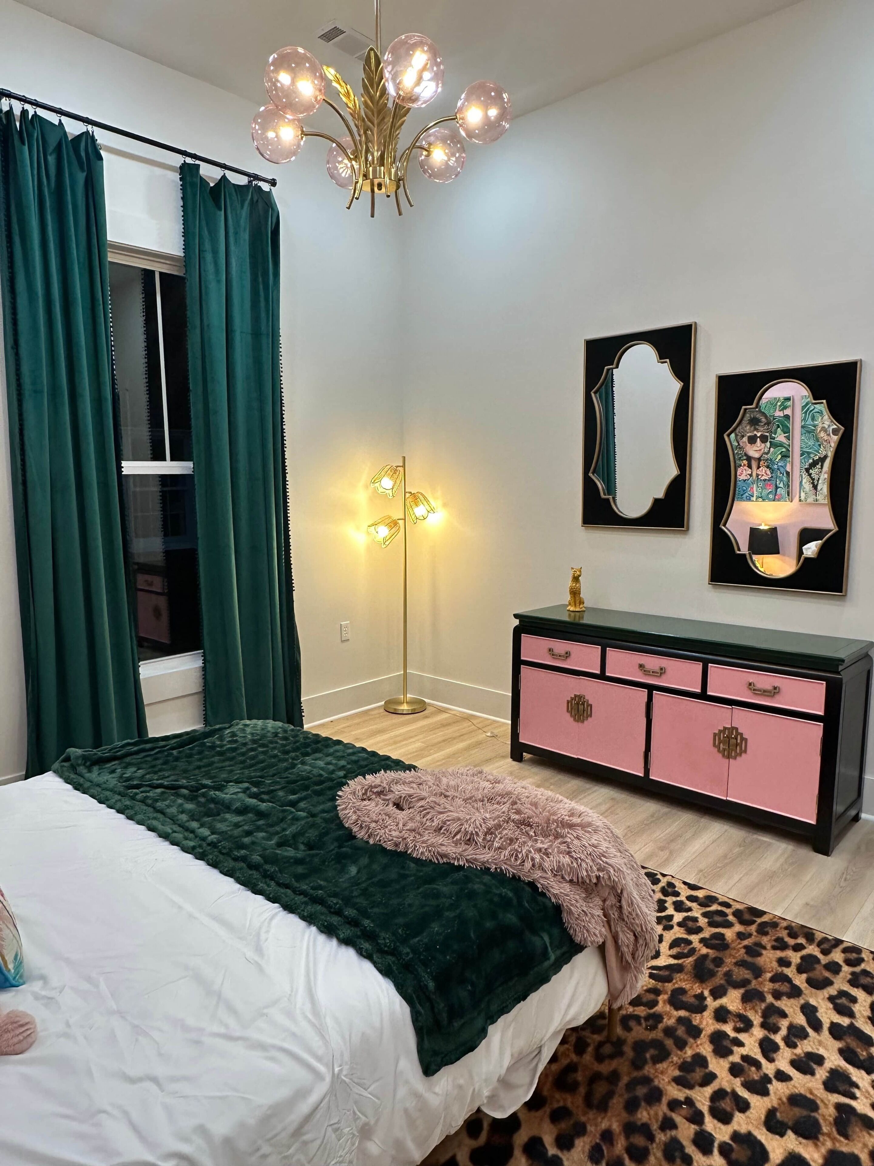 4 bedrooms, iron/ironing board, free WiFi, bed sheets