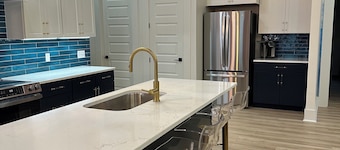 Pink House Social â Where Weâre Unapologetically Pink and Undeniably Luxe.