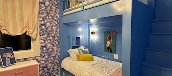 Pink House Social