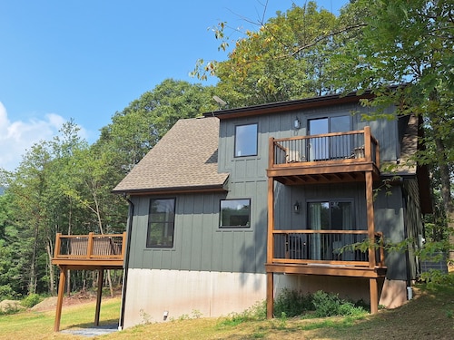 Modern / Private cabin near Bedford Pa.