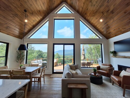 Modern / Private cabin near Bedford Pa.