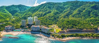 Panoramic 3BR Oceanview Suite in Puerto Vallarta – Luxury by the Sea