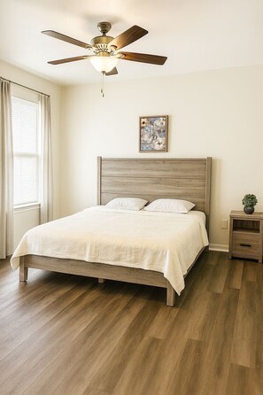 4 slaapkamers, een strijkplank/strijkijzer, wifi, beddengoed