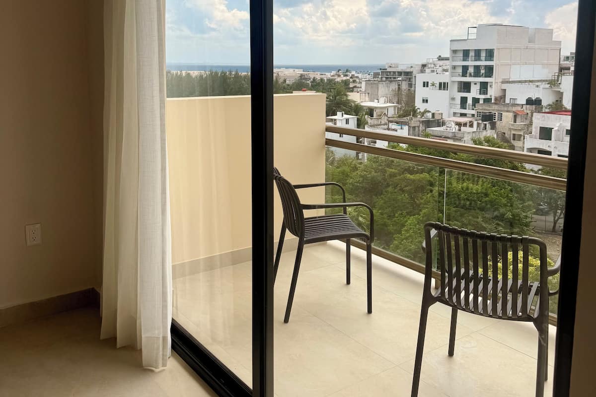 Leilighet – superior, 1 soverom, balkong, byutsikt | Wi-fi (inkludert)