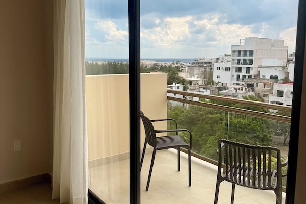 Superior-huoneisto, 1 makuuhuone, parveke, kaupunkinäköala | Ilmainen Wi-Fi