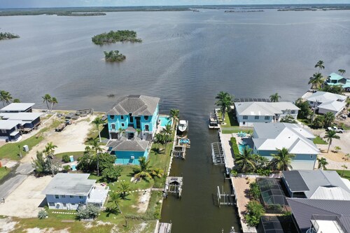 Fort Myers Beach 1st floor 1 Bedroom Home Duplex