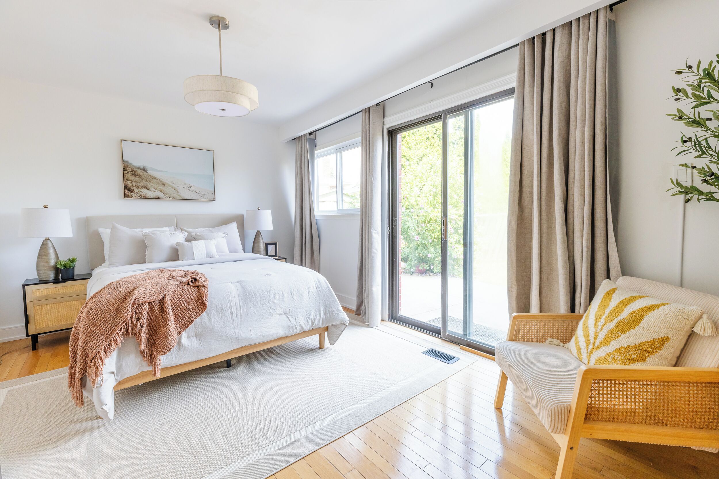 2 bedrooms, desk, iron/ironing board, travel cot