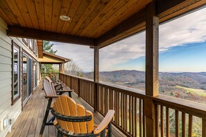 Property grounds - Golden Hours - AppSki, luxury, games, mesh wi-fi, views, foosball (Blowing Rock)