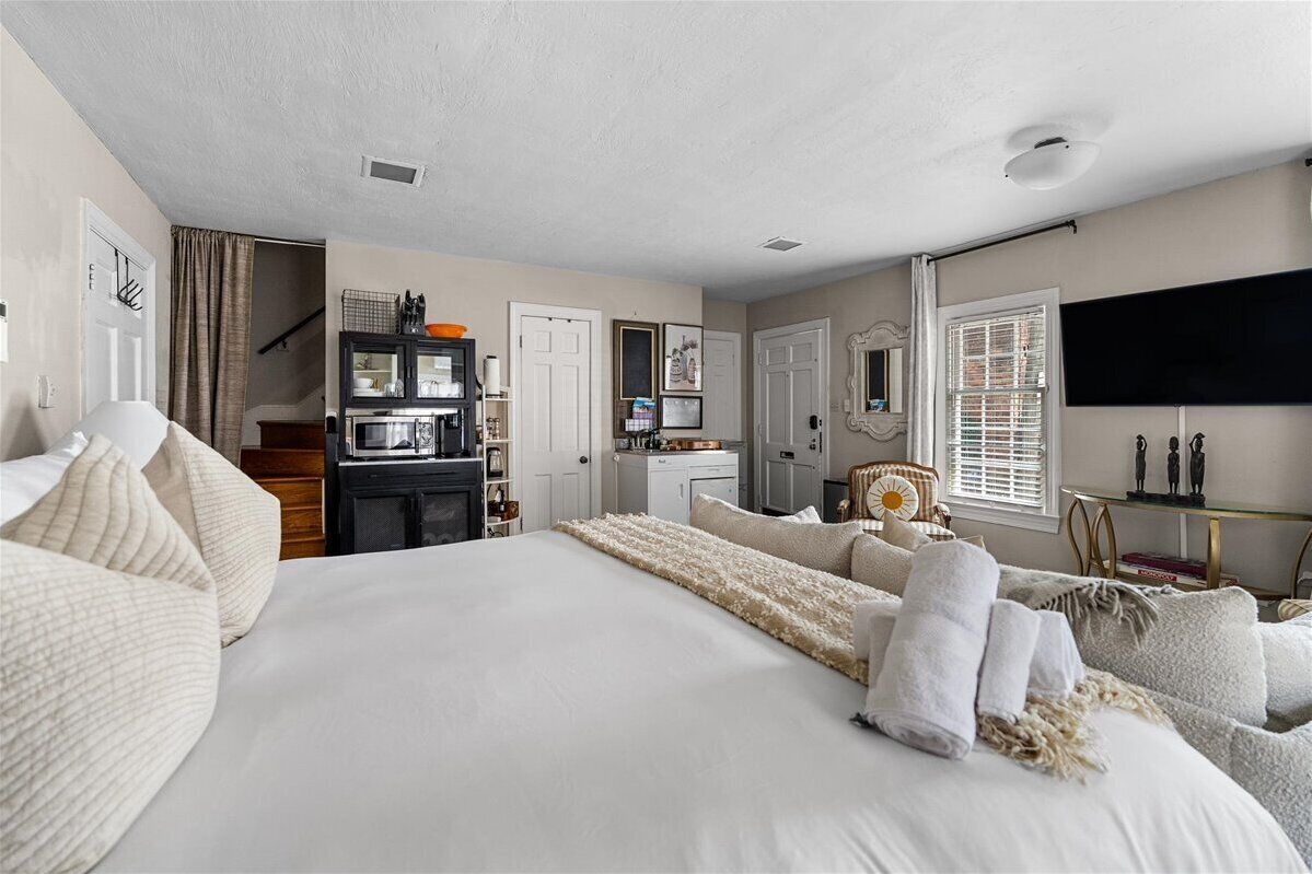 2 slaapkamers, een strijkplank/strijkijzer, wifi, beddengoed