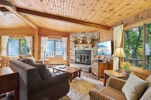 TV, fireplace - The Dells Lakeside Dream - A Waterfront Property (Wisconsin Dells)