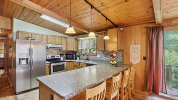 Køleskab, mikrobølgeovn, ovn, kogeplade