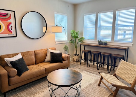 TV, fireplace. Stylish home with fenced pet yard and garage, 900’ from Greenbelt!