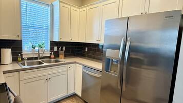 Micro-ondas, fogão, cooktop, lava-louças