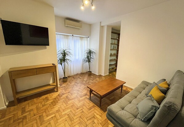 TV - Palermo: comfy and functional for up to 3 people (Buenos Aires)
