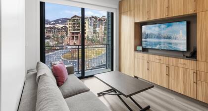 Canyon Haus 329 | Modern Studio | Valley View | Heated Pool | Hot Tub | WiFi
