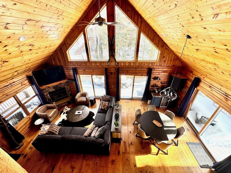 Pine Loom Lodge ~ Minutes To Golf, Lake & Wisp; Hot Tub, Game Room - Maryland