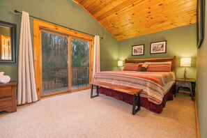 4 Schlafzimmer, Schreibtisch, Bügeleisen/Bügelbrett, kostenloses WLAN