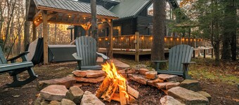 Pine Loom Lodge ~ Hot Tub, Dog Friendly, Game Rm, 4 BR, Near Lake, Slopes & Golf