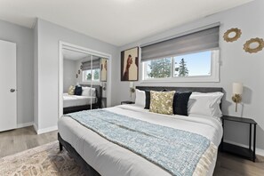 3 bedrooms, iron/ironing board, WiFi, bed sheets - 3Bed Home: AC| Garage | Northgate (Edmonton)