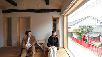 Rum i japansk stil - annex (Urata Bettei,Private Vacation Home) | Skrivbord och gratis wi-fi