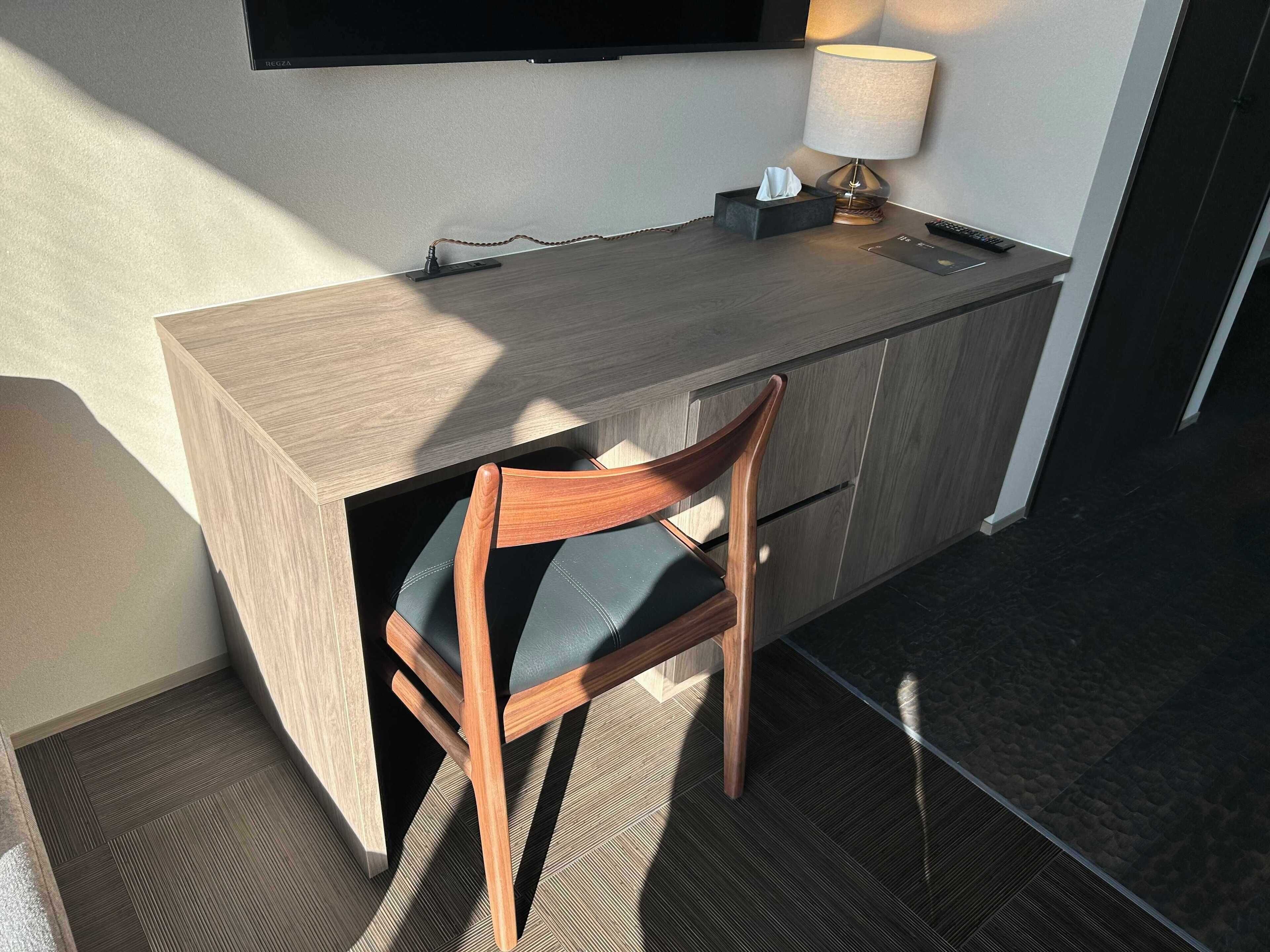 Superior trippelrum - havsutsikt (Room Rental, main building) | Skrivbord och gratis wi-fi