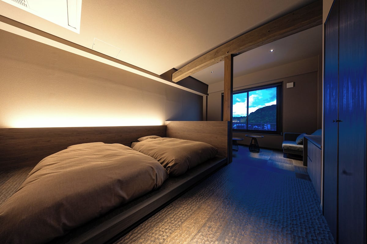 Superior-Dreibettzimmer, Meerblick (Room Rental, main building) | Schreibtisch, kostenloses WLAN