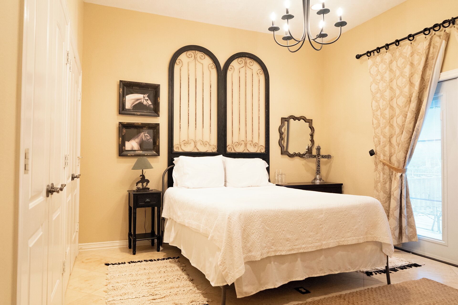 Habitación Confort | Decoración personalizada y wifi gratis 