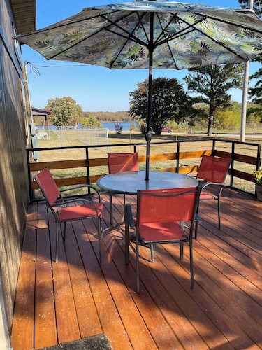 Lakefront cabin in Crowder