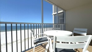 Outdoor dining - Gateway Villas #494 - "Sandcastle Villa" 2 Bedroom Beachfront (Fort Myers Beach)