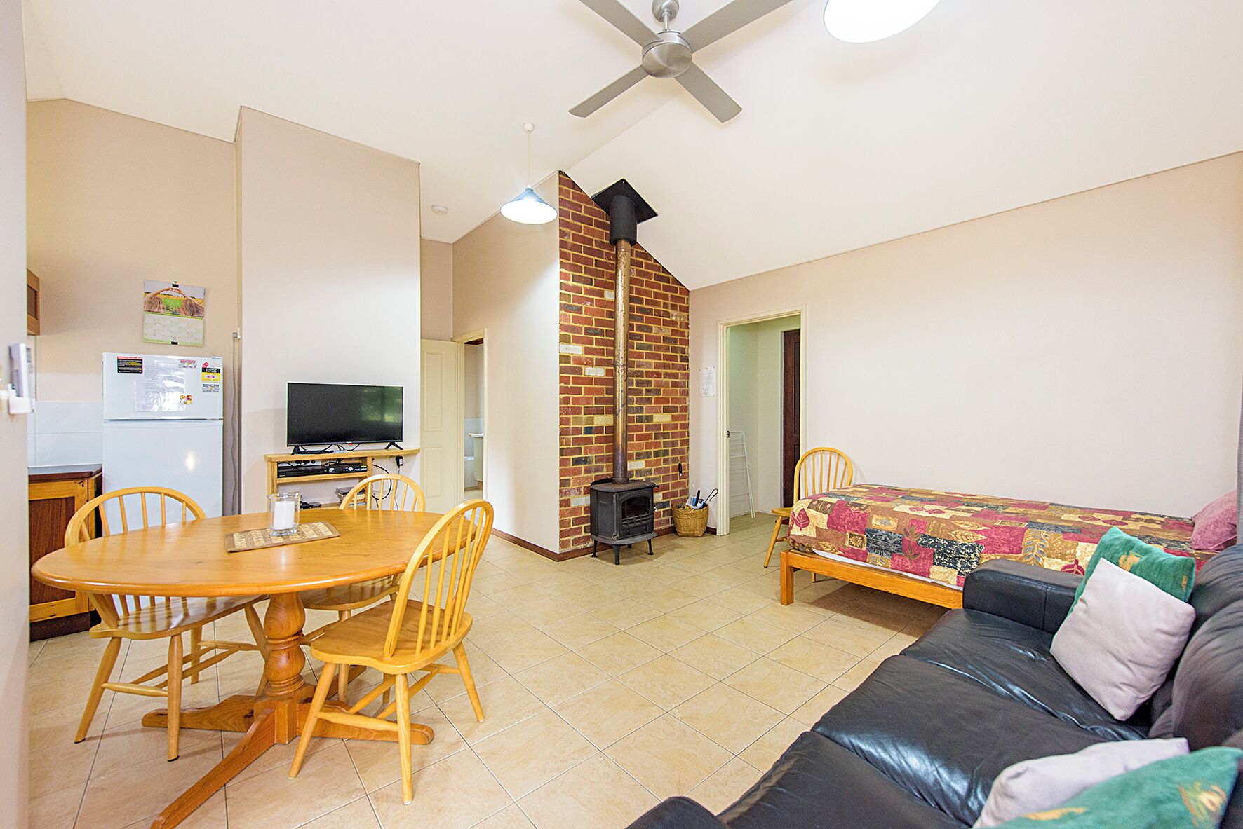 Cottage, Multiple Beds, Patio, Garden View | Living area