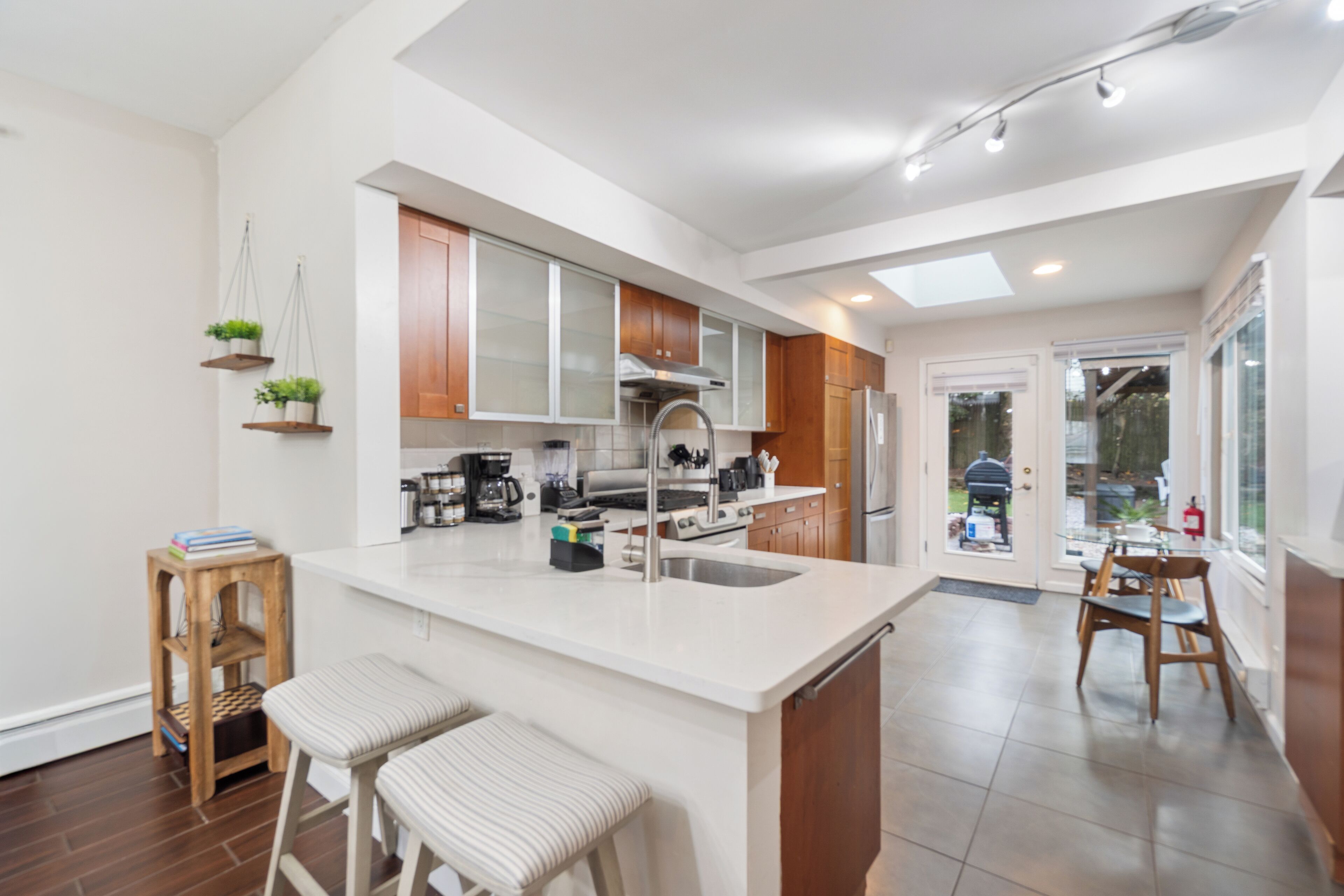 Mikrowelle, Ofen, Herdplatte, Geschirrspüler