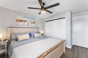 1 bedroom, iron/ironing board, bed sheets - Ocean Block Condo, Partial Ocean View,  Free Parking & Beach Gear Included (Ocean City)