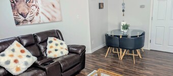 Cozy 2-bedroom BM//Fast WiFi // at Meadow Edmonton.