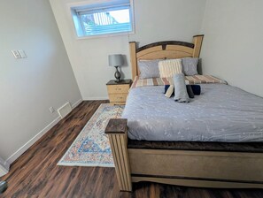 2 quartos, ferros/tábuas de passar roupa, Wi-Fi, roupa de cama