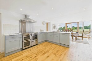 Nhà | 4 phòng ngủ 